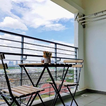 Puchong 8-12 Pax 5Min Lrt Cozy Apartment Ioi Mall Exteriör bild